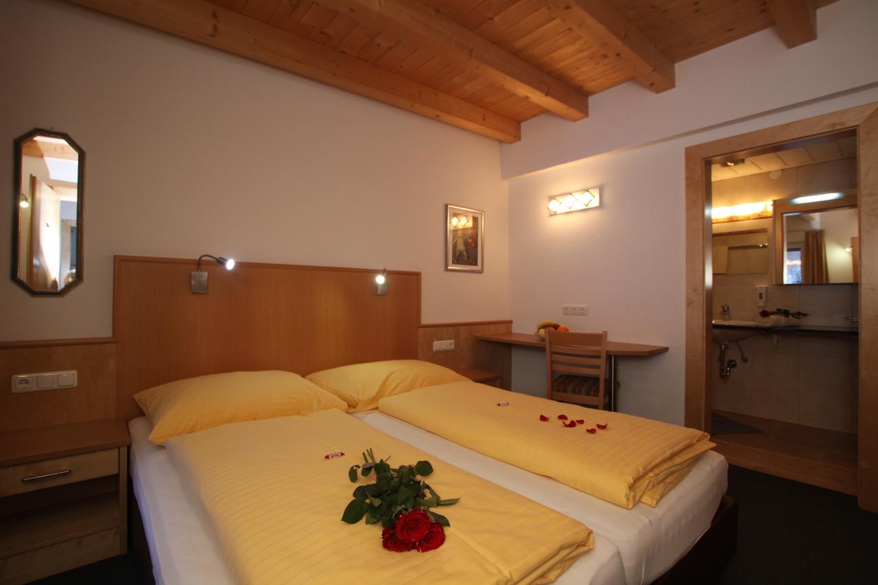 Gaestehaus Alpina ซังคท์อันทอนอัมอาร์ลแบร์ก ภายนอก รูปภาพ