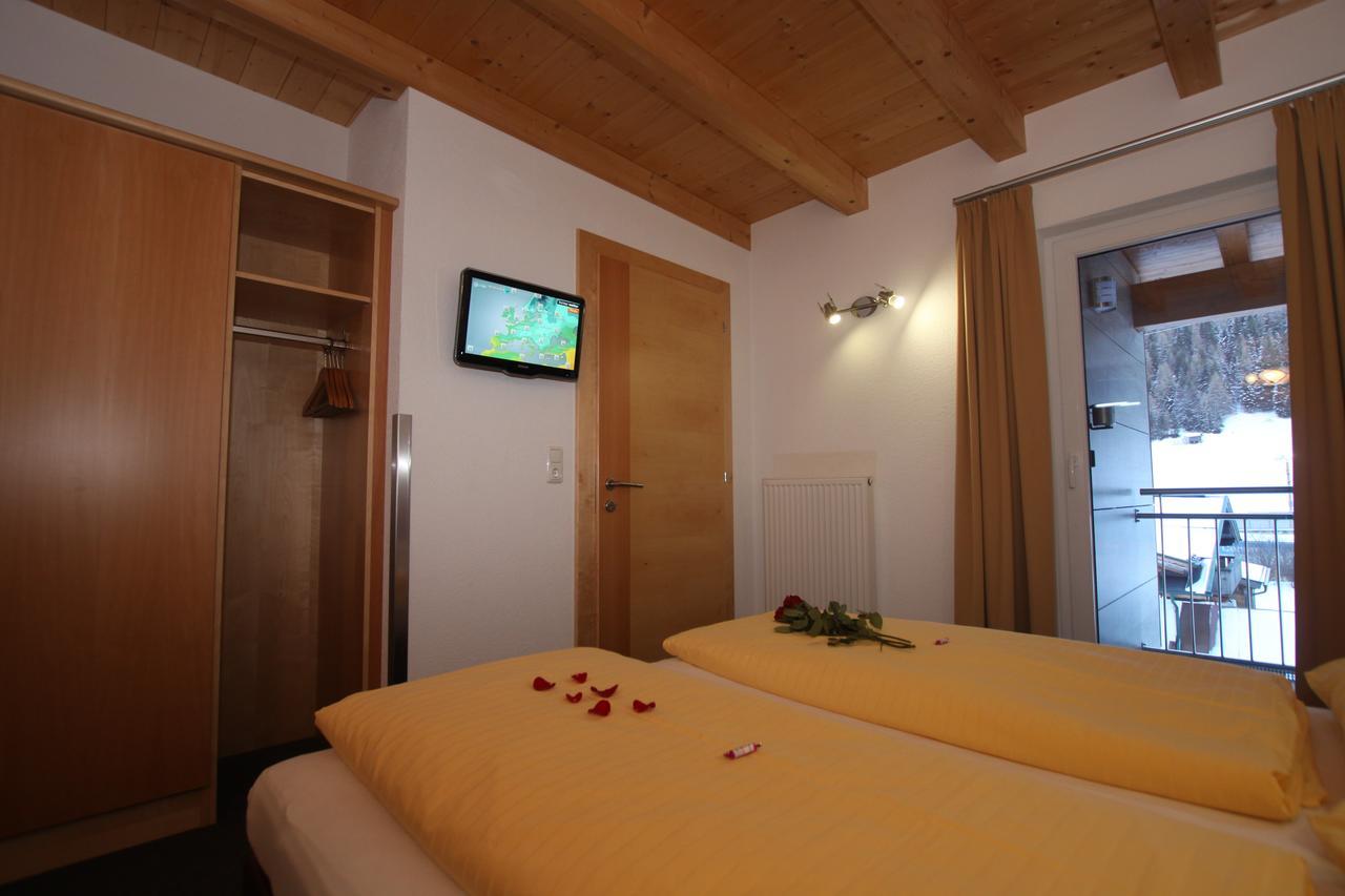 Gaestehaus Alpina ซังคท์อันทอนอัมอาร์ลแบร์ก ภายนอก รูปภาพ