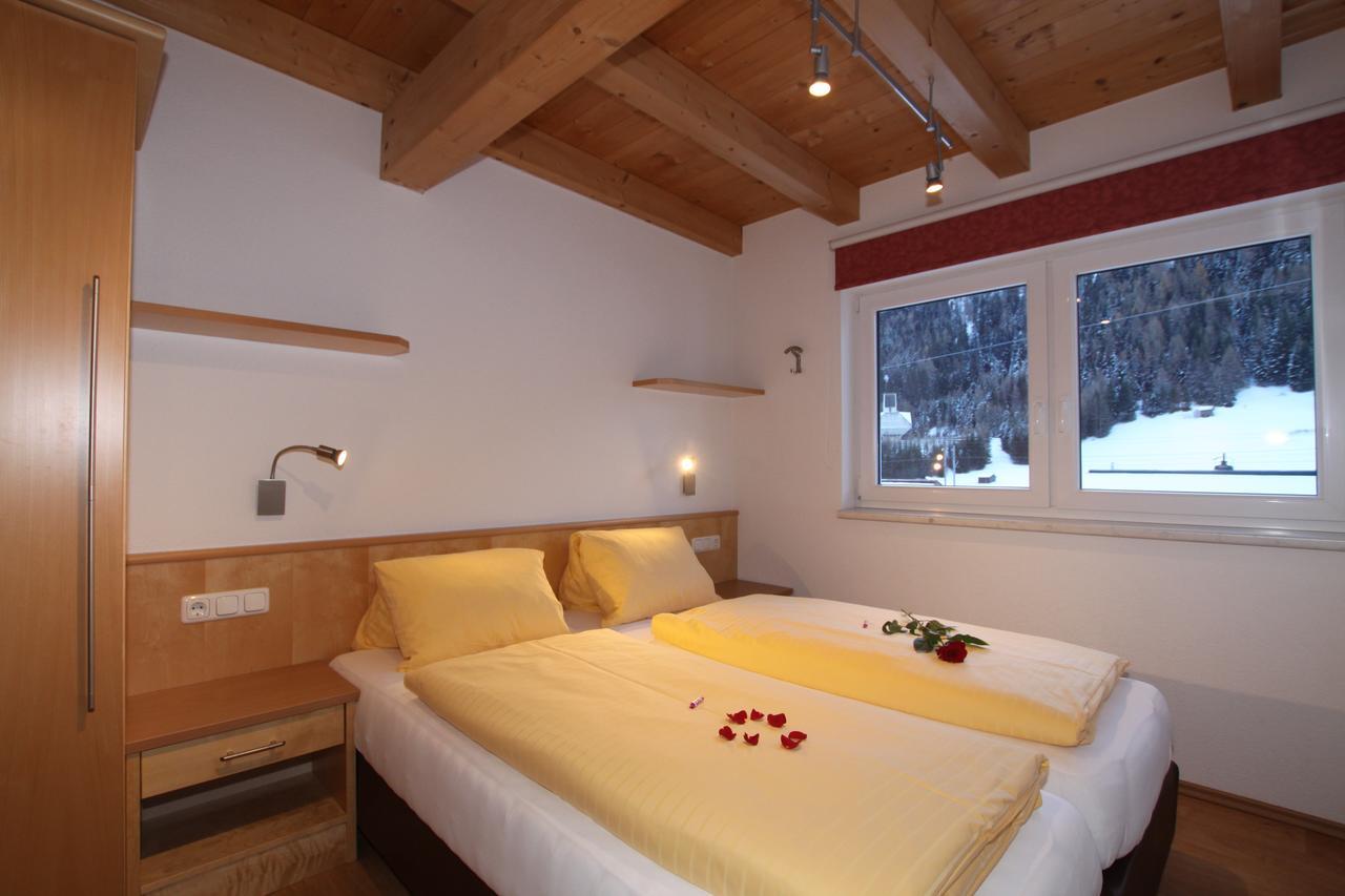 Gaestehaus Alpina ซังคท์อันทอนอัมอาร์ลแบร์ก ภายนอก รูปภาพ