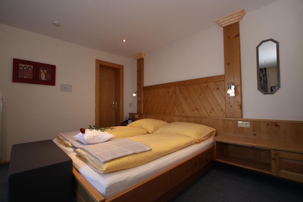 Gaestehaus Alpina ซังคท์อันทอนอัมอาร์ลแบร์ก ภายนอก รูปภาพ