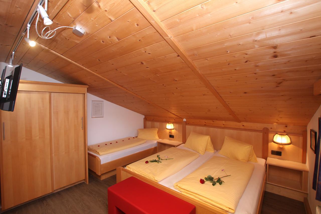 Gaestehaus Alpina ซังคท์อันทอนอัมอาร์ลแบร์ก ภายนอก รูปภาพ