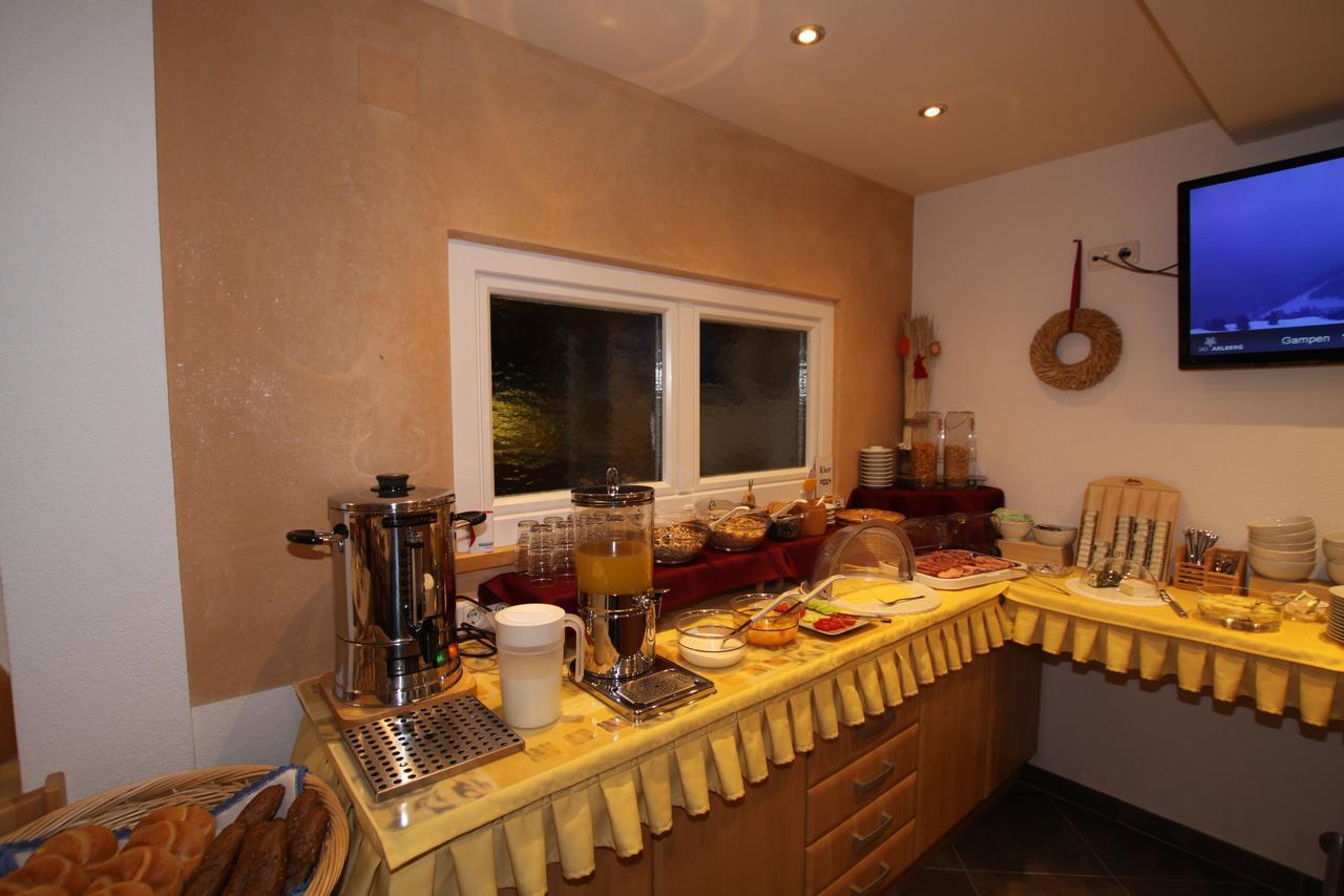 Gaestehaus Alpina ซังคท์อันทอนอัมอาร์ลแบร์ก ภายนอก รูปภาพ