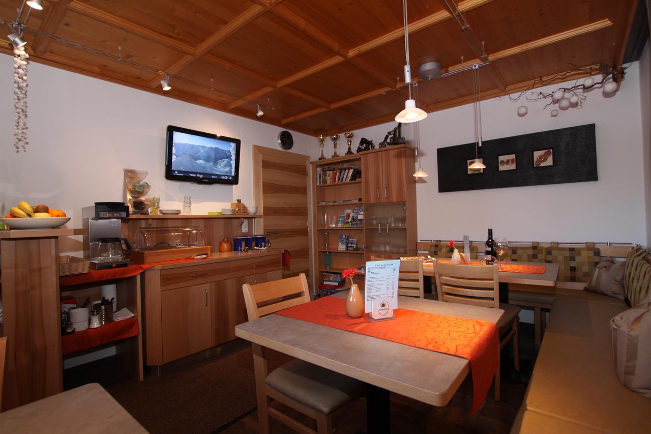 Gaestehaus Alpina ซังคท์อันทอนอัมอาร์ลแบร์ก ภายนอก รูปภาพ